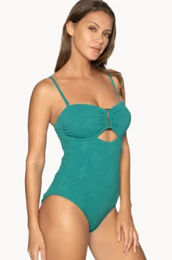Amelius Greta One Piece