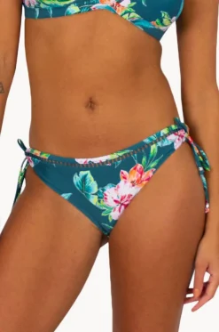 Guam Tie Side Hipster