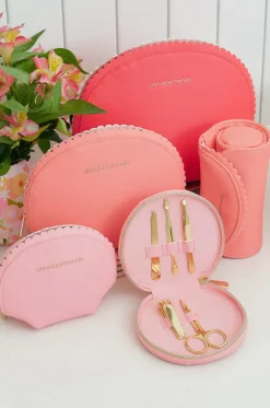 Scalloped Manicure Set