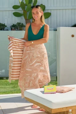 Trailing Natives Sand Free Towel