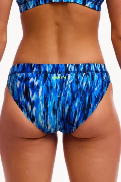 Wing Streak Sports Brief